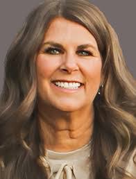 Kristen Clayton's Instagram, Twitter & Facebook