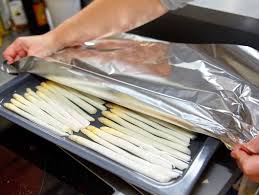 Spargel Im Backofen Garen So Geht S Spargel Im Backofen Garen Spargelgerichte Rezepte