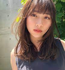 ナチュラルヘアまとめ 大人女子は決めすぎない自然なおしゃれ感を演出しよう folk ナチュラルヘア ロングパーマヘア ロング パーマ