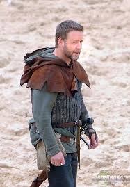 Brian bedford, phil harris, andy devine and others. Russell Crowe Sur Le Tournage De Robin Des Bois Photos Cineseries