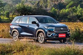 ĐÁNH GIÁ XE] Toyota Innova thế hệ mới sắp ra mắt Việt Nam: Sự trở lại của  cựu vương