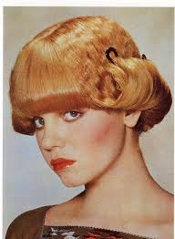 Longer layers are cut around the head. The 1970 S Disco Roller Blades Star Wars And Mushroom Hairstyles Thewaywewere