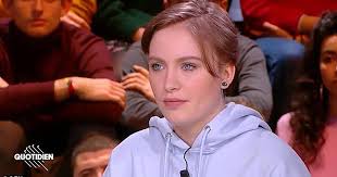 «le 'en «darmanin humilie dupond . electator est à terre !», a pour sa part ironisé l'eurodéputé rn gilbert collard (identité et démocratie). French Girl 17 Receives 50 000 Hate Messages After Infamous Islam Video On Instagram 5 Arrests Again Tech Netherlands News Live