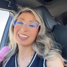 Rebecca Contreras updated her profile...