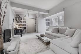 Voilà j'ai un meuble en bois brut mais déjà peint en gris (acrylique) et je souhaite en changer la couleur en le peignant en beige clair, bref. Peinture Gris Perle Et Meubles Blanc Casse En Deco Mini Studio