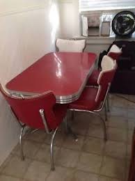 To restore laminate table tops, use a simple epoxy to secure any loose or. Orig Retro 1950s Red And White Formica Chrome Diner Kitchen Table And 4 Chairs On Popscreen