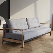 Strutture in legno di ispirazione nordica e imbottiti di prima qualità: Divano Letto Eluma Per Uso Quotidiano Eluma E Un Divano Letto Ad Una Piazza E Mezza Dallo Stile Scandinav Divano Letto Divano Letto Una Piazza E Mezza Mobili