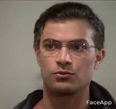 Ya llegó el estúpido ese del Alberto o no? -Marce, es el -Buenos días don  Marcelo -¿Alberto? -La doctora Roberta Mendoza me cito y me está esperando