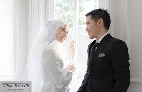 Ia juga menyempurnakan dengan hijab dengan warna senada. Terlambat Datang Pemotretan Citra Kirana Amuk Rezky Aditya Okezone Celebrity