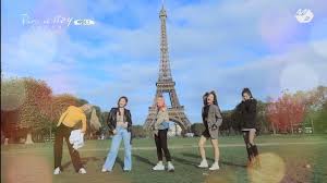 In paris et itzy episode 4, yeji and ryujin, lia and yuna roamed around honfleur, visiting various places. Itzy Paris Et Itzy Gambar Ungu
