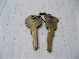 Vintage Brass Lincoln Mercury Car Keys Vintage Automobile Keys Ignition Key Brass Collectible Key Vintage Brass Vintage Cars Mercury Cars