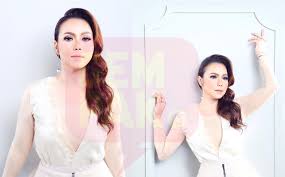 Download lagu, lirik lagu, dan video klip terbaru. 16 Tahun Tunggu Lagu Balada Farahdhiya Muncul Dengan Tegar Pertama Kali Dengar Dah Suka Sangat Gempak