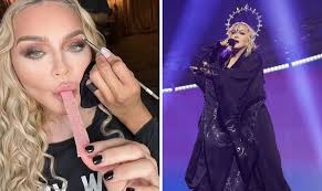 Strictly's Vick Hope had therapy after being 'stressed and worried'