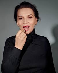 For her profile of the actress for #TGreatsIssue, Sasha Weiss (@sashagila)  asked @JulietteBinoche how she allows herself to be so vulnerable onscreen.  Binoche described a process of submission: she prepares and prepares
