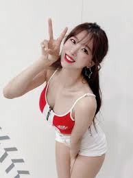 김한나(치어리더) (r785 판) - 나무위키