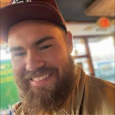 What are some gay friendly bars and karaoke spots in Richmond, Virginia?