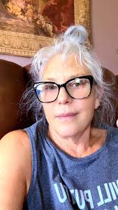 VW Bug and Member Introductions in Happy Hippies Group