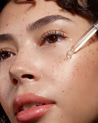 Clean skin shoot with my amazing team. Aren't @grace.star freckles the  cutest thing in the world!? ⁠ ⁠ ⁠ Photography: @cblackburnephoto⁠ Hair and  Makeup: @marymakeup⁠ Photo Assistant @leandraworthphoto⁠ Production:  @noted.collective⁠ Retouching: Andy