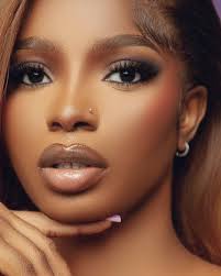 Vase shopping is now a personality trait 🥹💐✨ She's officially