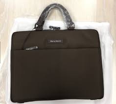 À la base, je suis prof de français. Barry Smith Laptop Bag Luxury Bags Wallets On Carousell