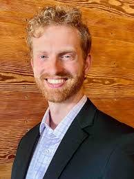 Alexander Potts's Instagram, Twitter & Facebook