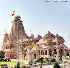 Entdecke rezepte, einrichtungsideen, stilinterpretationen und andere ideen zum ausprobieren. Sanwaliaji Temple Mandafhiya Village Aashish Chawla