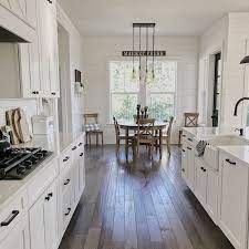 White Farmhouse Kitchen White Shaker Kitchen Cabinets Dream Kitchen White White Shaker Kitchen
