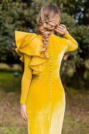 Vestidos de cóctel vestido de invitados de boda de raso asimétrico burdeos. Invitada Boda Perfecta Blog Vestido Amarillo Naranja Look A Todo Confetti Moda Moda Para Mujer Vestidos De Moda