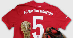 Die qualifikation zum weltpokal 2020 wird im herbst 2020 unter dem motto road to canada beginnen. Weltmeister Benjamin Pavard Stiftet Audi Cup Trikot Und Schuhe