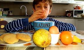 Crescendo le abitudini alimentari si consolidano: L Uovo Nell Alimentazione Del Bambino Corriamo A Tavola