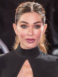 Cheri Shaw's Instagram, Twitter & Facebook