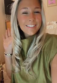 Krystal Avery's Instagram, Twitter & Facebook