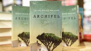 Marin sorescu a excelat în poezii parodice, a dat aproape echivalențe la versuri de maria banuș, nina cassian, veronica porumbacu, a compus excelente parodii la cînticele lui miron radu paraschivescu, versurile lui ion horea, victor felea, ion gheorghe, adrian păunescu, eugen frunză, nicolae stoian, toma george maiorescu. Rezension Von Archipel Verloren Im Ewigen Fruhling Kultur Sz De