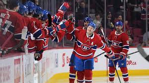 Montréal — le match entre le canadien de montréal et les oilers d'edmonton a été reporté en raison du coronavirus, lundi soir, devenant ainsi le premier à l'être cette saison au canada. Les Canadiens Lors Des Matchs En Apres Midi