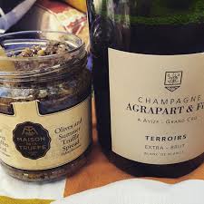 French Winelover On Instagram Champagne Et Truffe La Recette D Un Anniversaire Reussi Cookie Dough Cookie Dough Cafe Wine And Spirits