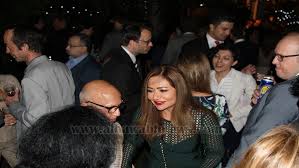 كانت لوسي مصدراً للمتاعب لعائلة زوجها. Ø§Ù†ÙØ±Ø§Ø¯ Ø¨Ø§Ù„ØµÙˆØ± Ù„ÙˆØ³ÙŠ Ø£Ø±ØªÙŠÙ† ÙÙŠ Ø§Ø­ØªÙØ§Ù„ Ø§Ù„Ø³ÙØ§Ø±Ø© Ø§Ù„ÙŠÙˆÙ†Ø§Ù†ÙŠØ© Ø¨Ø§Ù„Ø¹ÙŠØ¯ Ø§Ù„Ù‚ÙˆÙ…ÙŠ