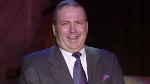 He was the son of singer and actor frank sinatra and his first wife, nancy barbato sinatra, the younger brother of singer and actress nancy sinatra, and the older brother of television producer tina sinatra Frank Sinatra Jr Dies Ahead Of Concert Bbc News