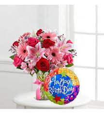 Happy Birthday Flowers And Balloons Birthday Balloon With Stunning Flower Bouquet Happy Birthday Balloons Happy Birthday Flower Birthday Balloons