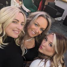 Sorted thanks all Does anyone have any availability for makeup at 10am.  I've just been cancelled