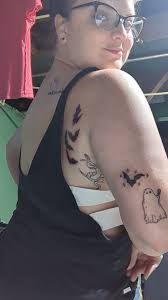 ALL I WANTED WAS A RACCOON WITH TATTOOS WHAT IS THIS!? 🙈