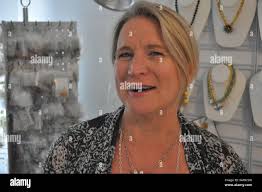 Jewelry store and closing hi-res stock photography and images