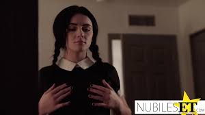 Miércoles es complacido por su escalofriante familia t3: e3