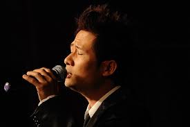 In 2002, he relocated to america and married female singer trizzie phuong trinh. Báº±ng Kiá»u Wikipedia