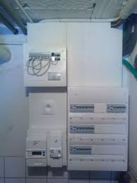 Trouvez Le Professionnel Adaptee A Vos Besoins Avec Es Travaux Travail Installation Electrique Renovation Energetique