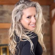 Hannah Reeve's Instagram, Twitter & Facebook