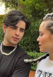 Aaron Mercury Bailando