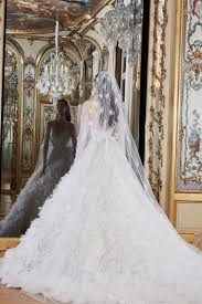 Maybe you would like to learn more about one of these? Das Perfekte Brautkleid Funf Experten Tipps Fur Die Brautkleidsuche Vogue Germany