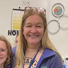 Colleen Toth's Instagram, Twitter & Facebook