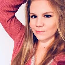 Jenny Hammer's Instagram, Twitter & Facebook