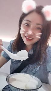 邓秀茵- 邓秀茵added a new photo — at Ai Fm 广播室.